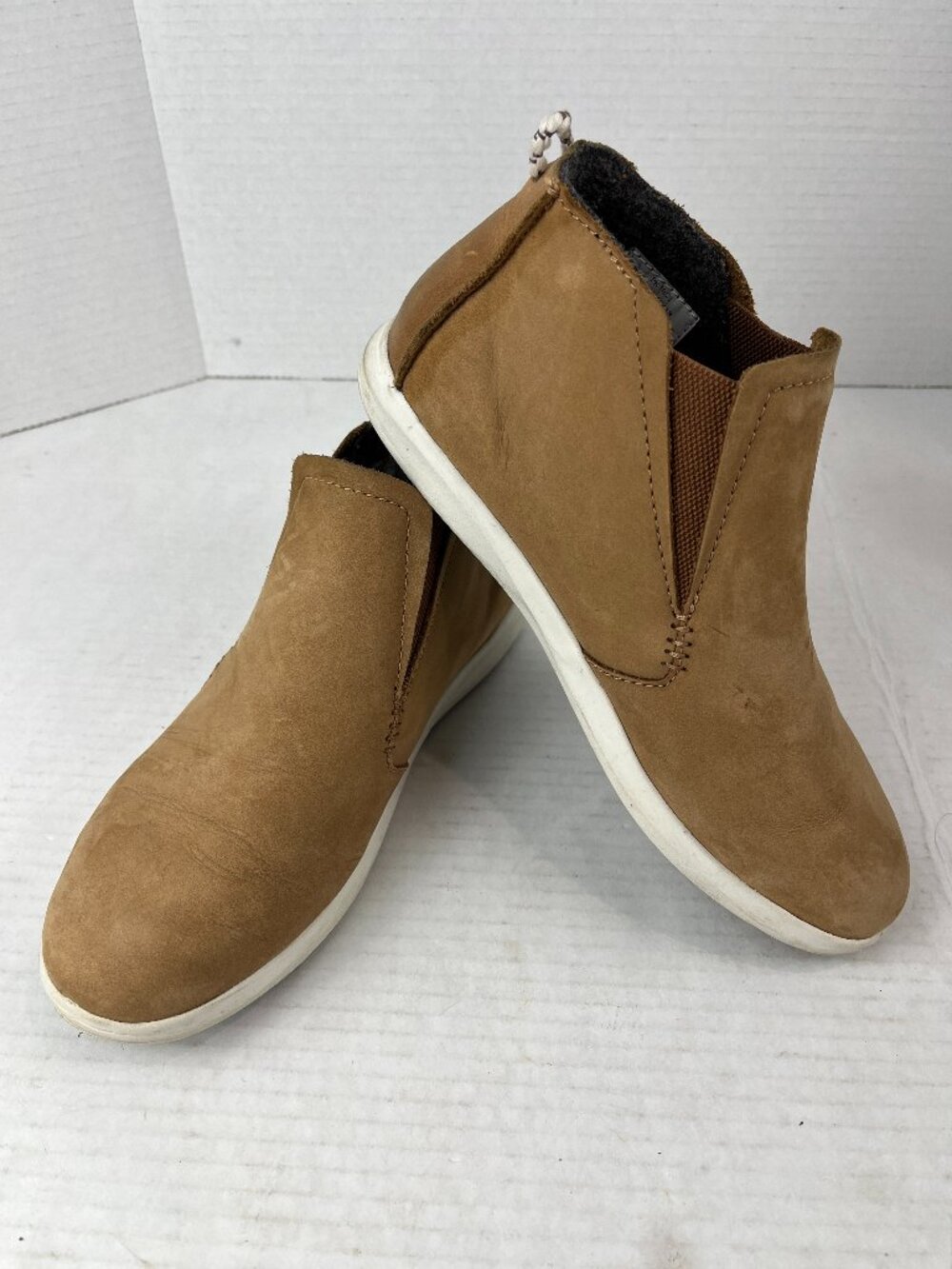 Women's Olukai Tan leather Pull on Booties Size US 7.5, EU 37.5